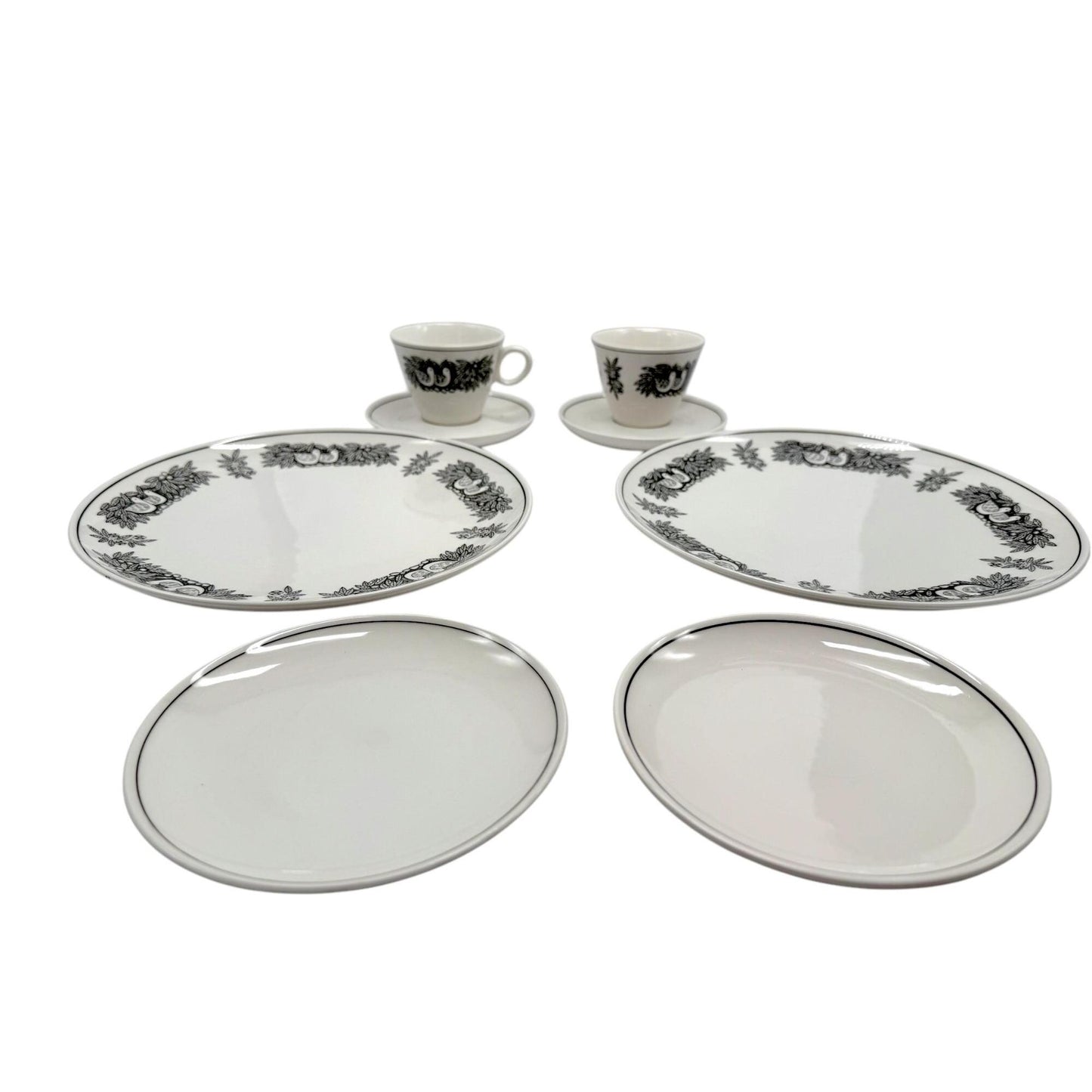 Franciscan Independence Whitestone White Black 4 Piece Place Setting Set of 2