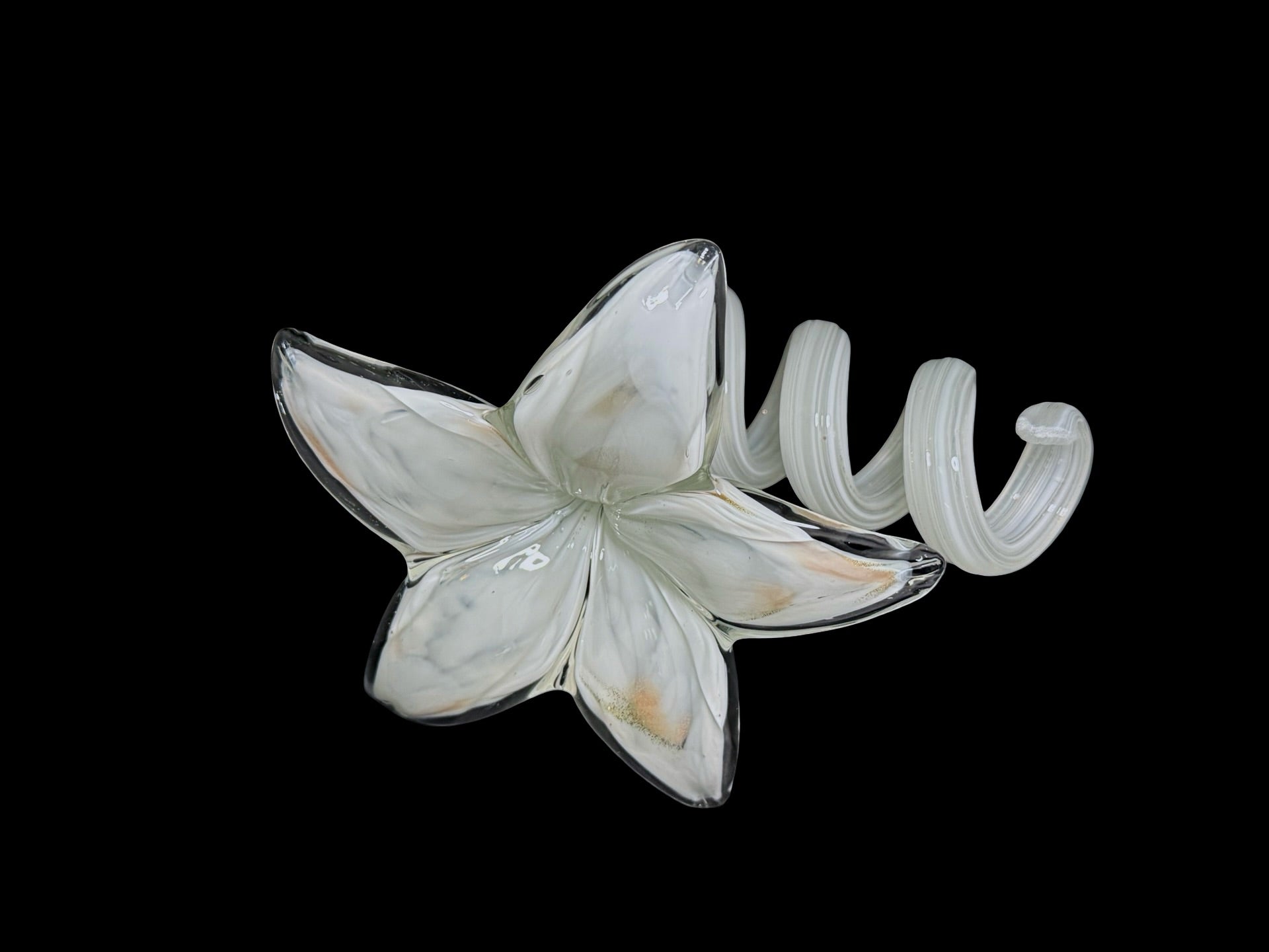 Blown glass flower figurine five-petal top detail