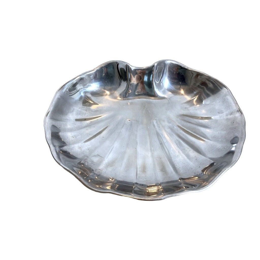 Vintage Wilton Armetale Shiny Pewter Clam Shell Shaped Bowl