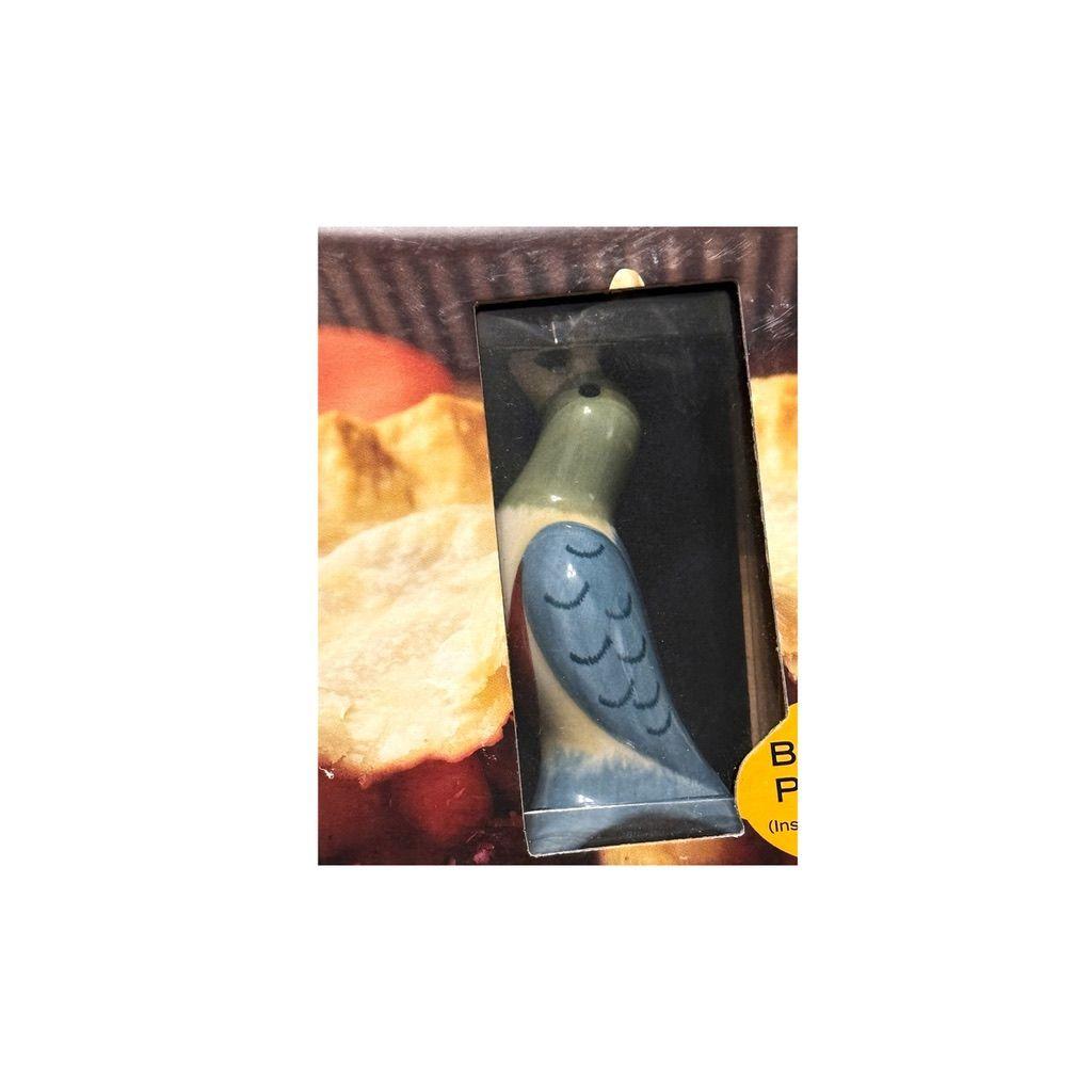 Pfaltzgraff Perfect Pie Plate With Bonus Collectible Pie Bird Vent